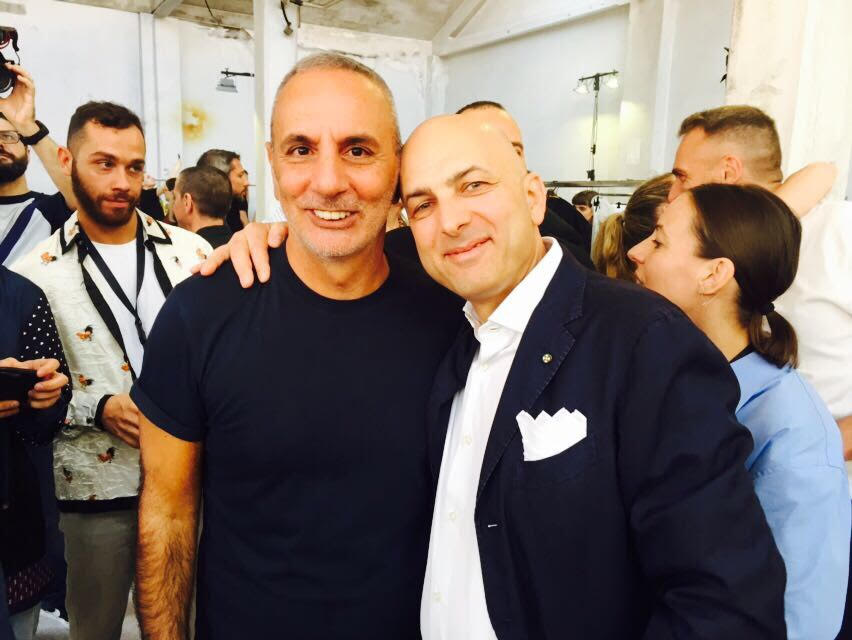 Andrea Montelpare con Alessandro Dell'Acqua stilista N21 alla sfilata uomo PE 2018
